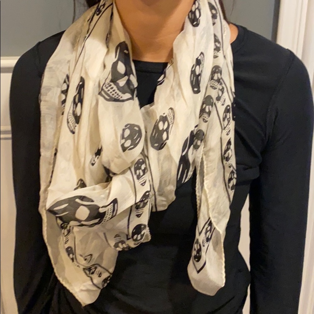 Alexander McQueen Skull Scarf
